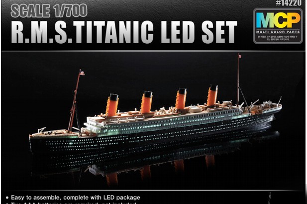 Academy 1:700 14220 R.M.S. TITANIC + LED SET